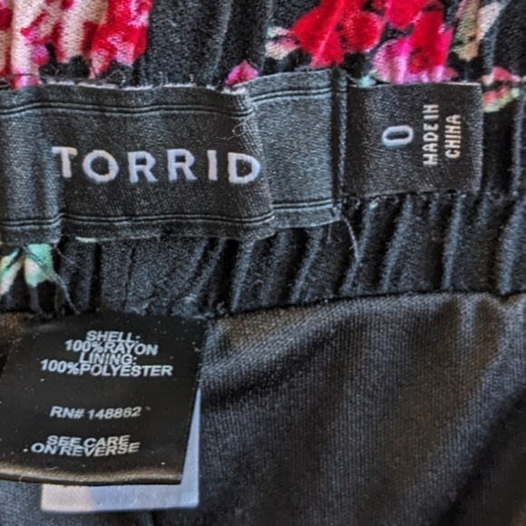 Torrid size 0 Floral shorts. Shorts are fully lined. Boho style - Picture 3 of 7